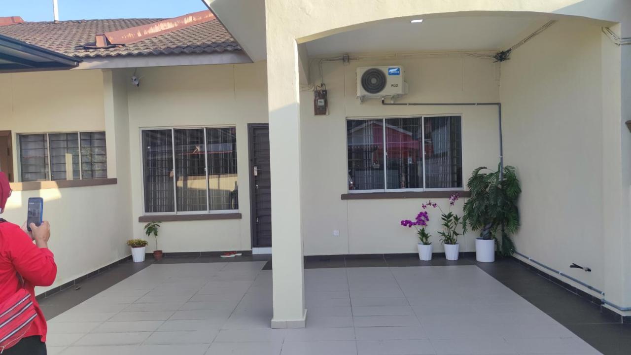 Home Stay Adams Pasir Gudang Exterior foto